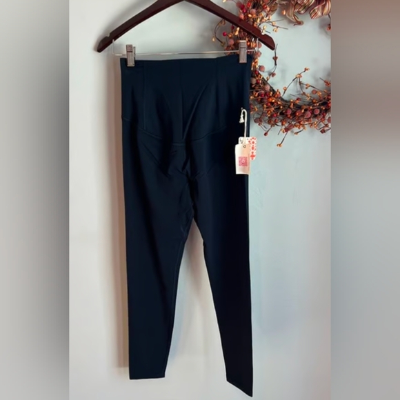 NWT Fp Movement X Hatch Black Leggings - Picture 2 of 5
